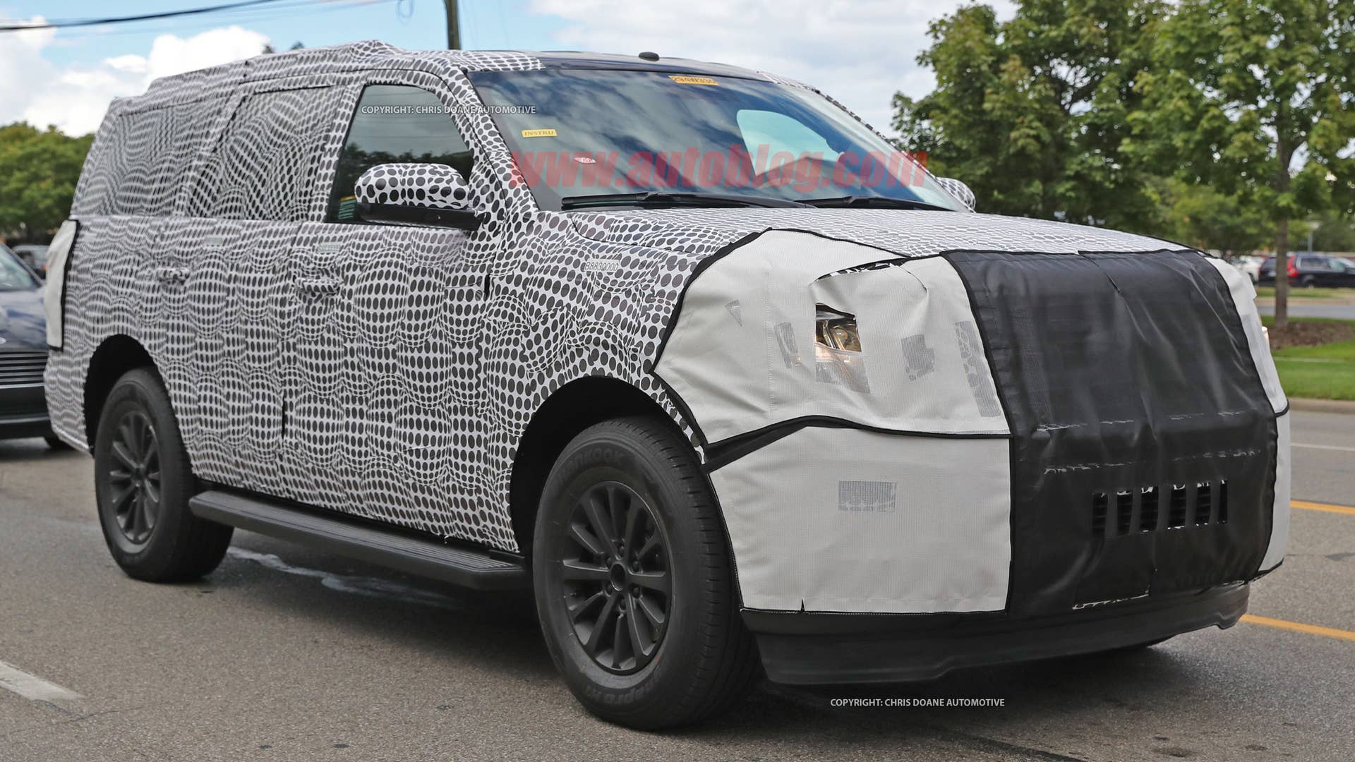 2018 ford expedition spy shots three quarter front exterior