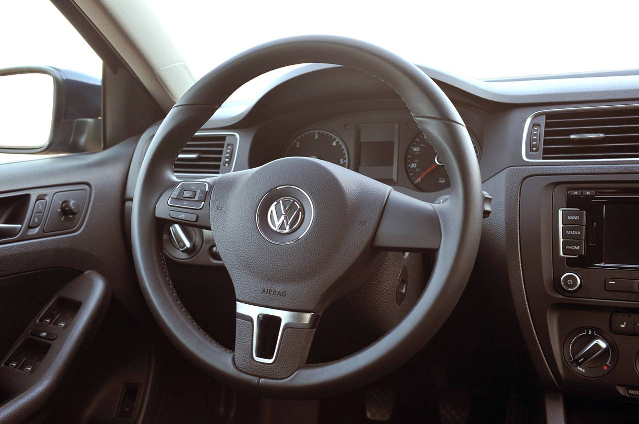 2011 Volkswagen Jetta TDI steering wheel