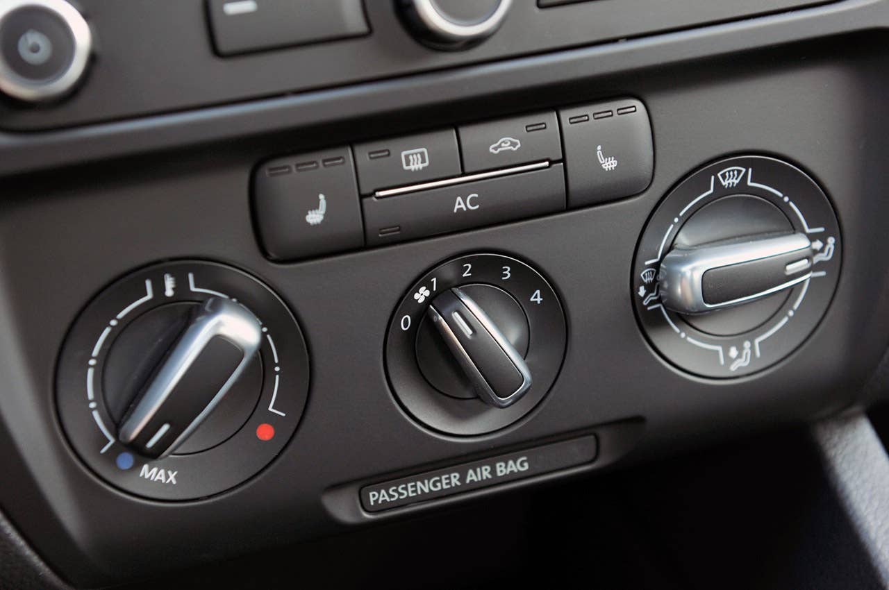 2011 Volkswagen Jetta TDI climate controls