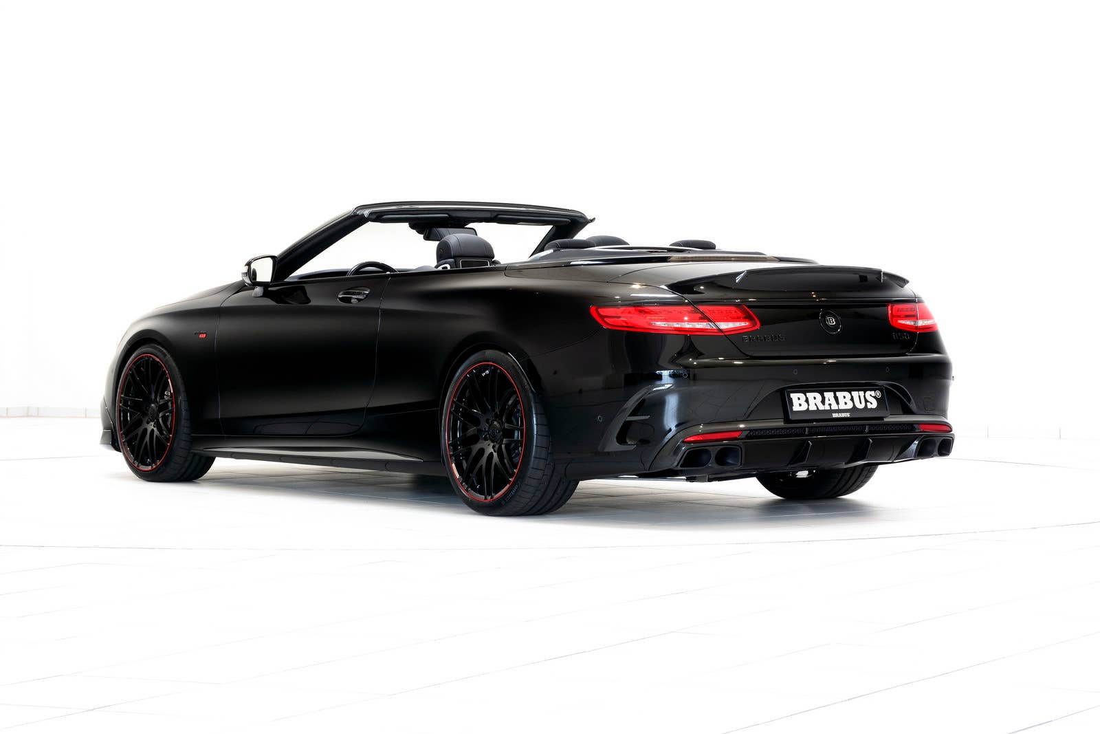 Mercedes S63 Brabus 850 6.0 Biturbo Cabrio studio rear 3/4