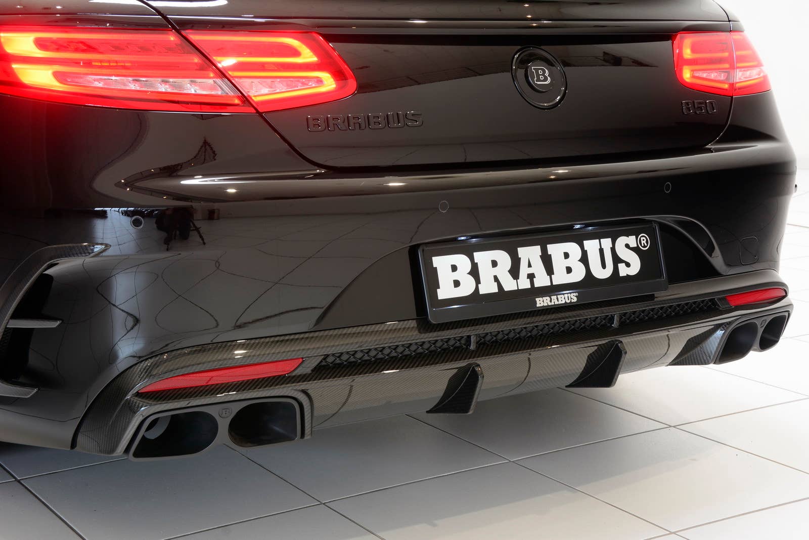 Brabus 850 6.0 Biturbo Cabrio detail diffuser