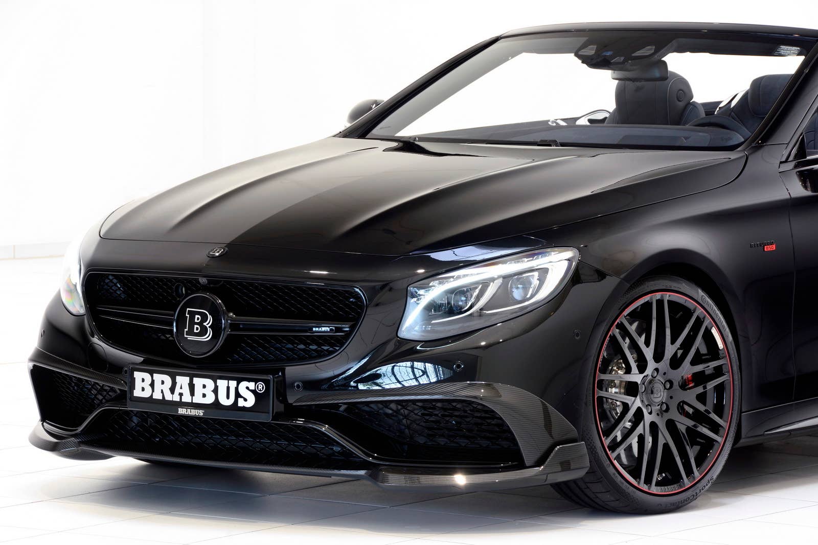 Brabus 850 6.0 Biturbo Cabrio detail nose studio