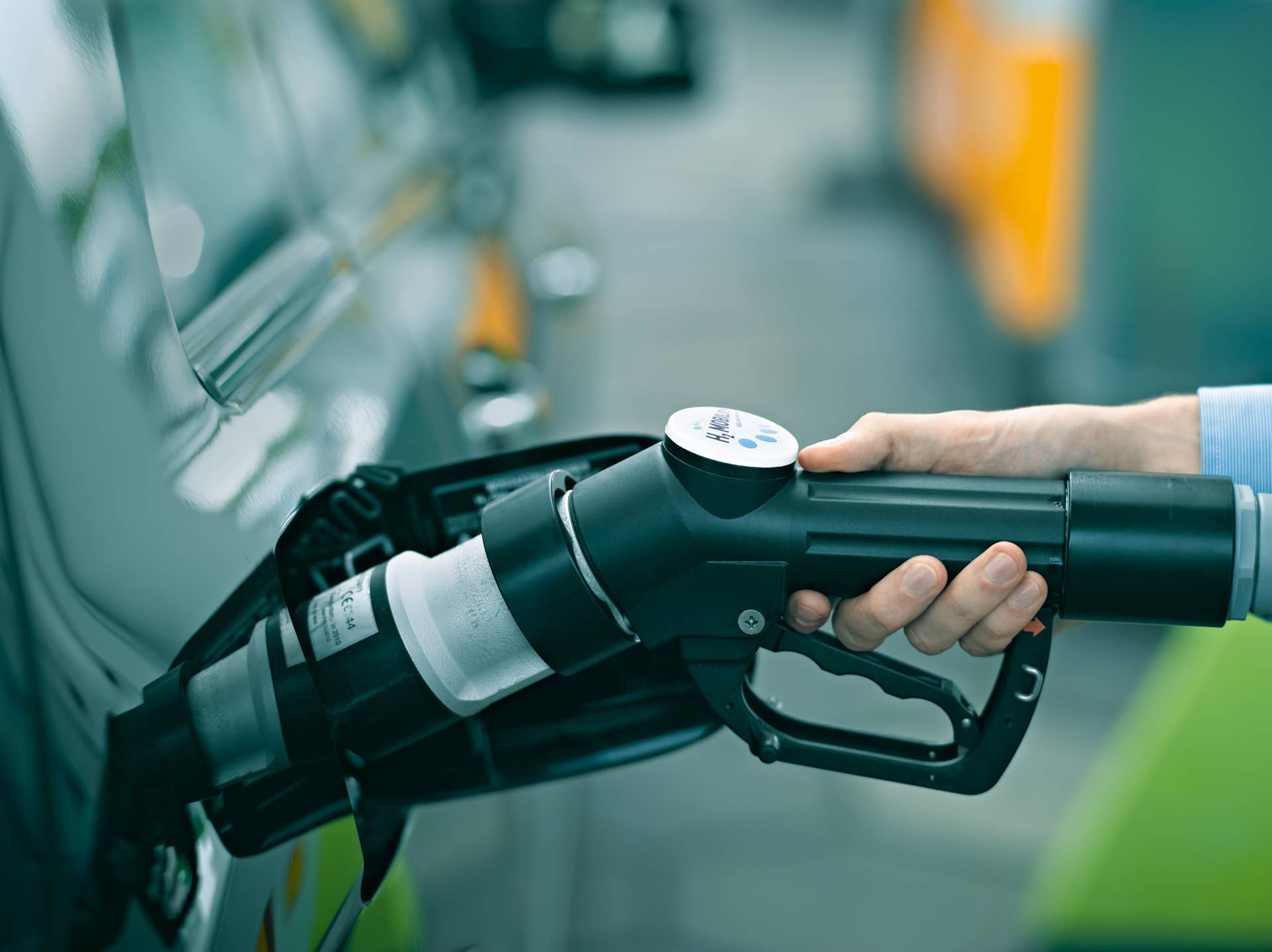 H2 Mobility Joint Venture makes filling-up with hydrogen possible Germany-wide in future
