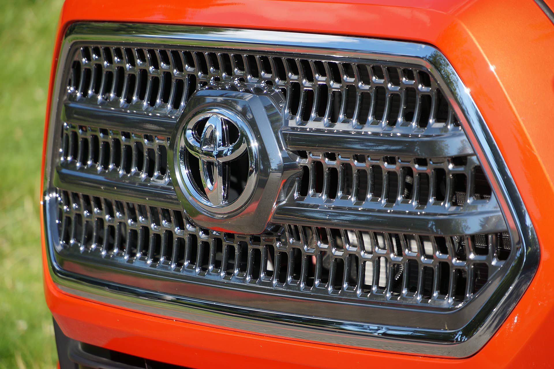 2016 Toyota Tacoma TRD Sport 4x4 grille