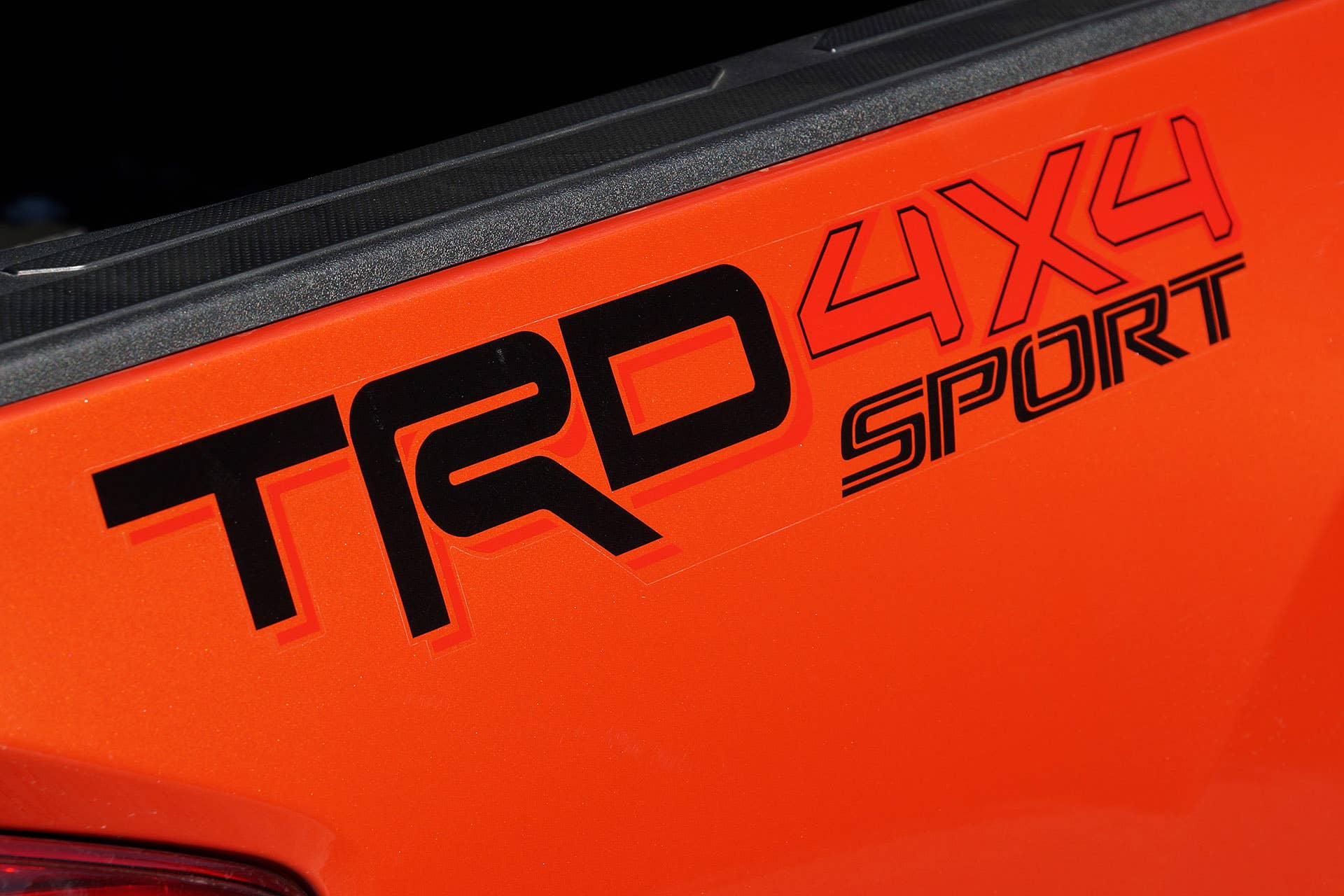 2016 Toyota Tacoma TRD Sport 4x4 graphics