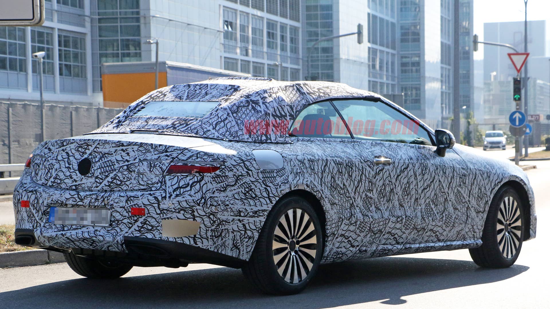 Mercedes-Benz E-Class Cabriolet Spy Shots Rear Three Quarter Exterior