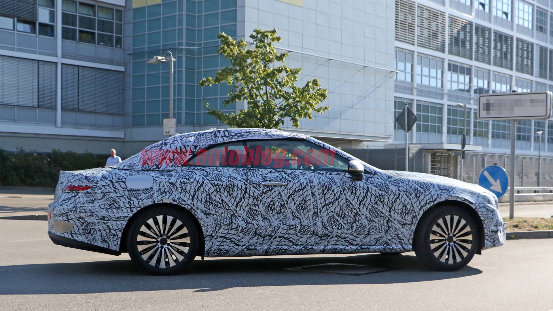 Mercedes-Benz E-Class Cabriolet Spy Shots Side Exterior