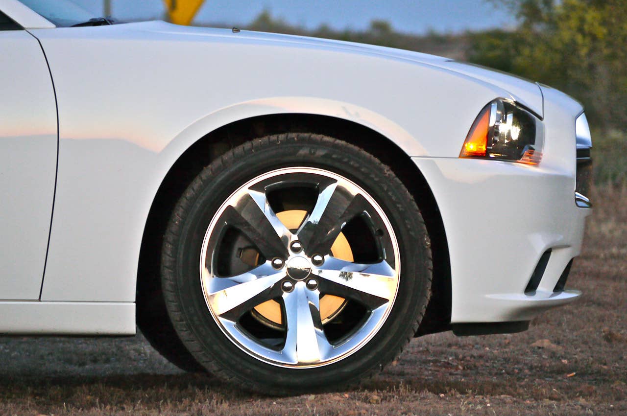 2011 Dodge Charger Rallye V6 wheel