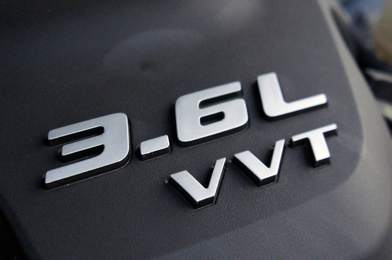 2011 Dodge Charger Rallye V6 engine detail