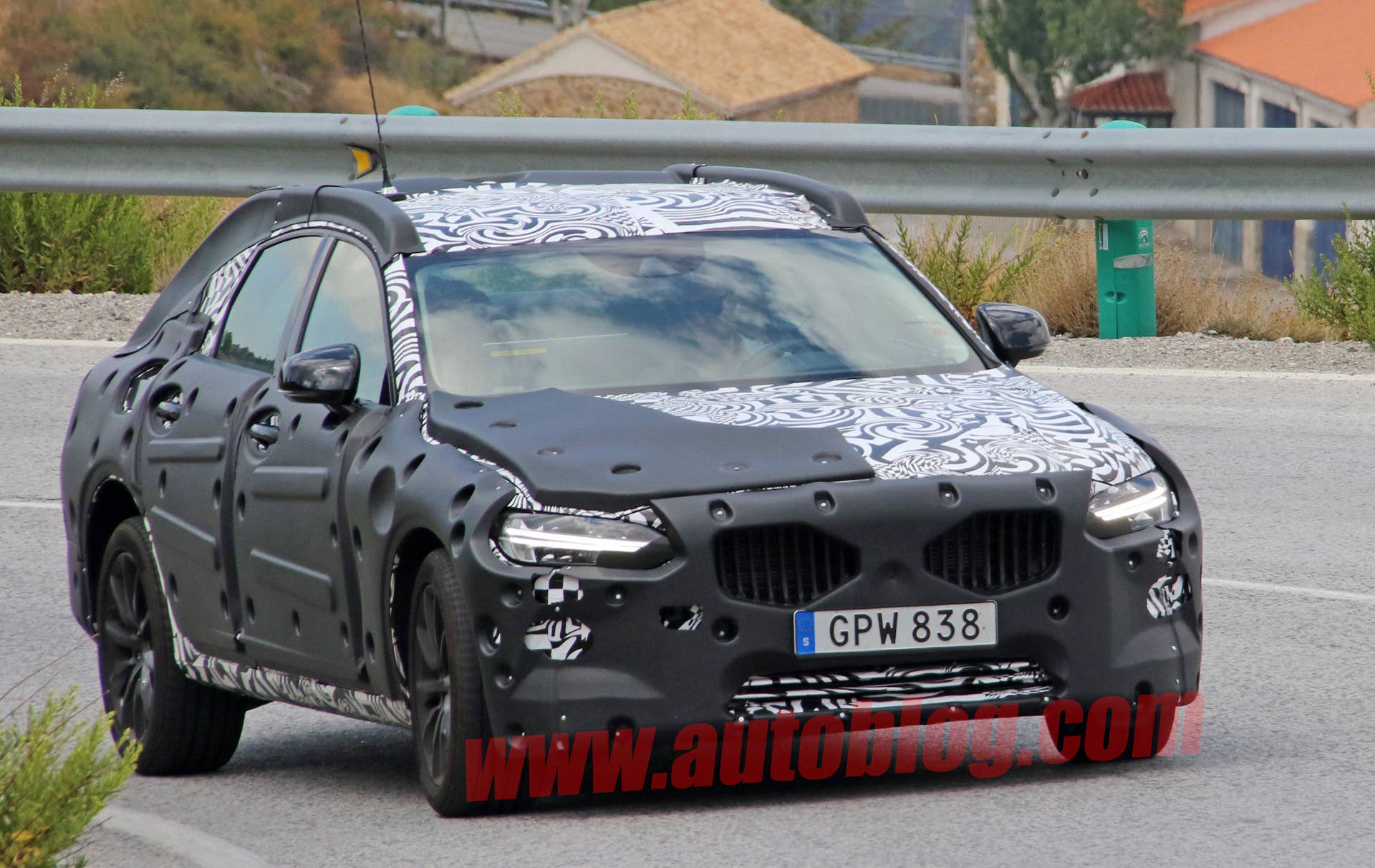 volvo s90 diesel spy shots camo cladding