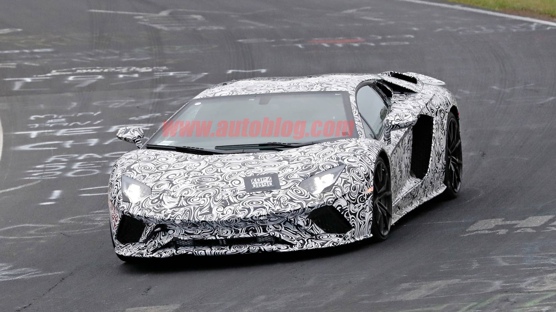 Lamborghini Aventador Spy Shots Front End Exterior