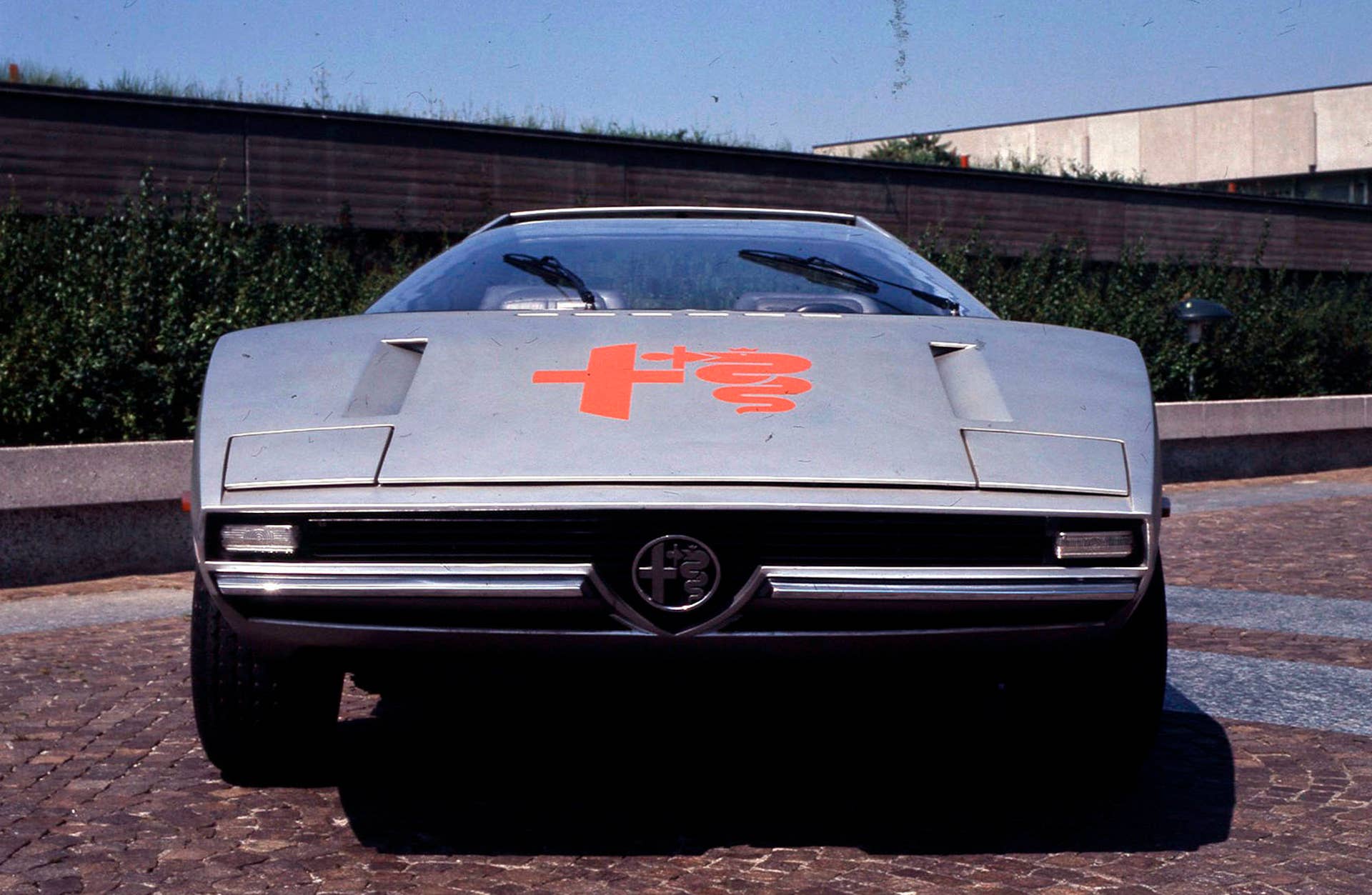 Alfa Romeo Caimano front