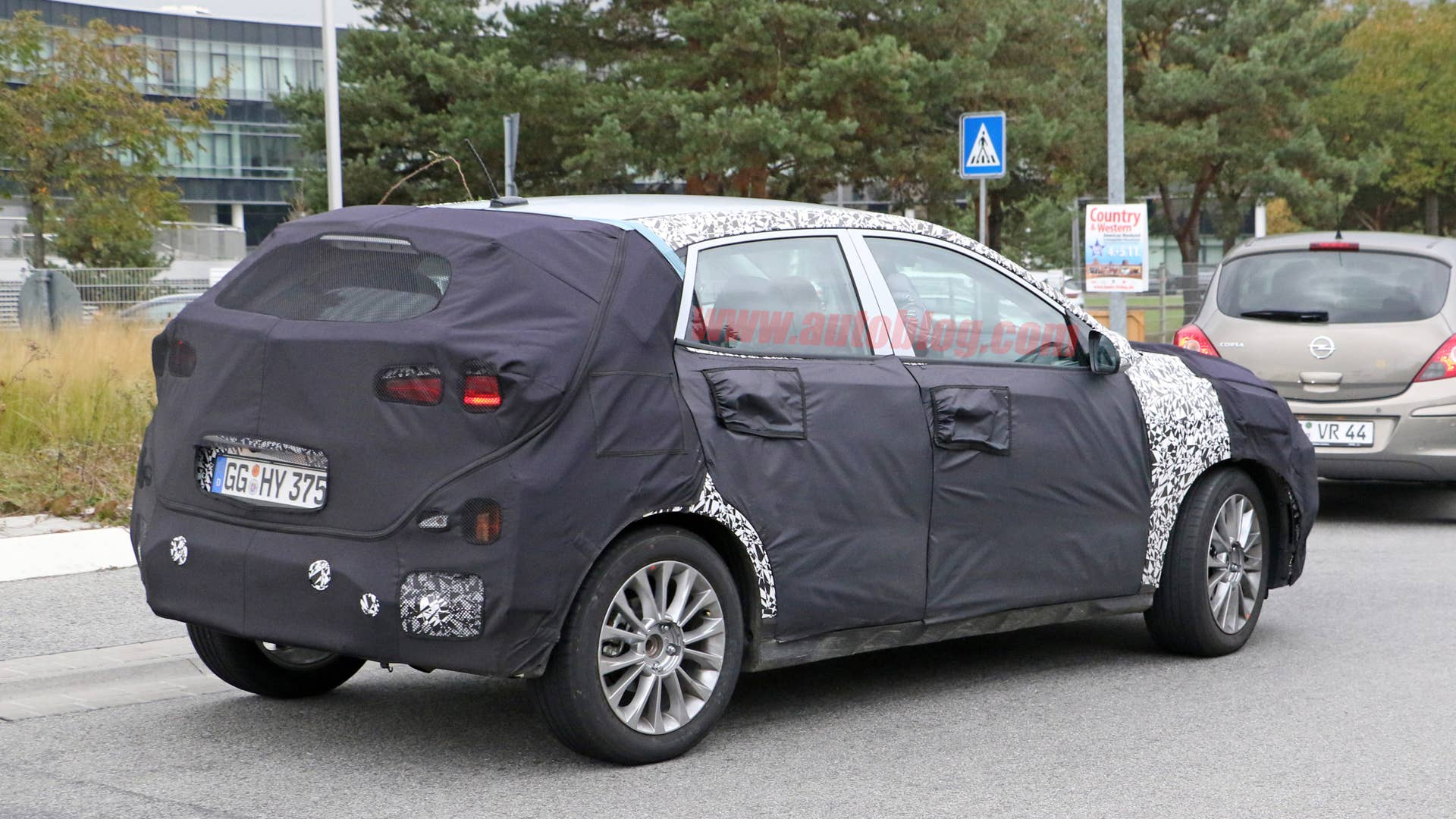 Hyundai SUV Spy Shots Rear Three Quarter Exterior