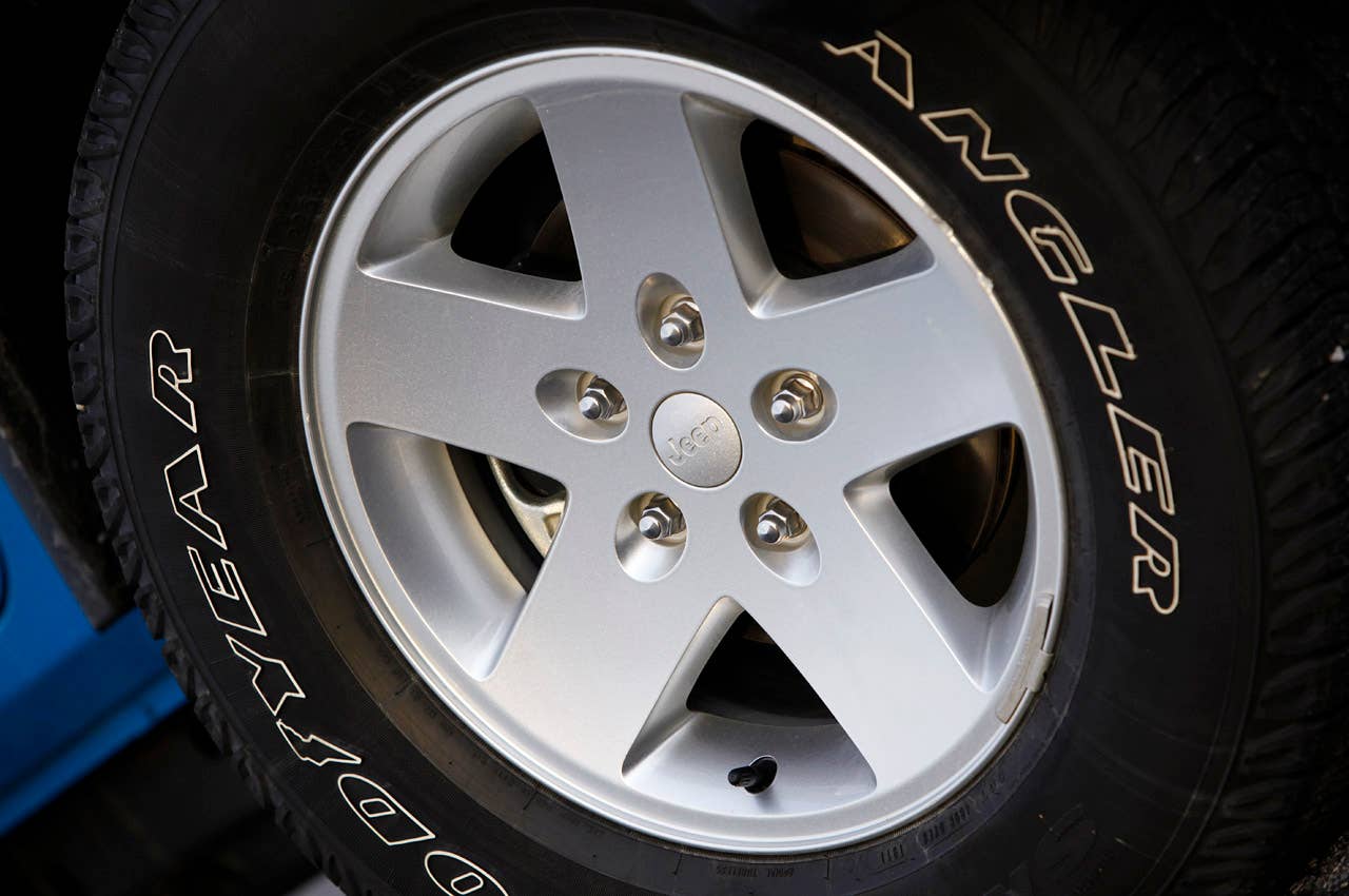 2012 Jeep Wrangler Sport wheel