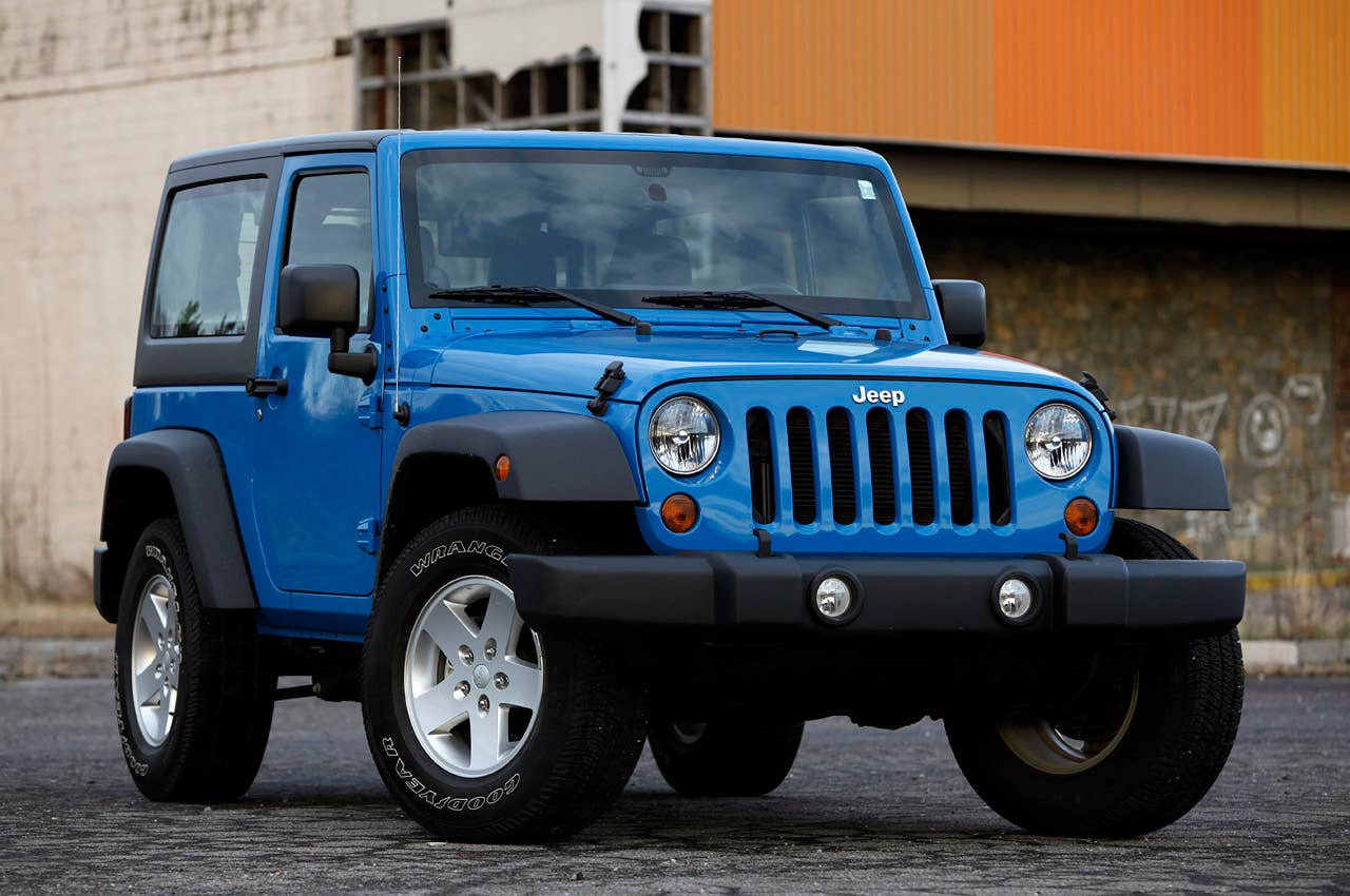2012 Jeep Wrangler Sport front 3/4 view