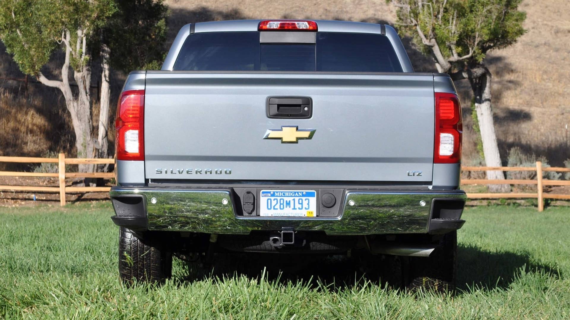 2016 chevy silverado back
