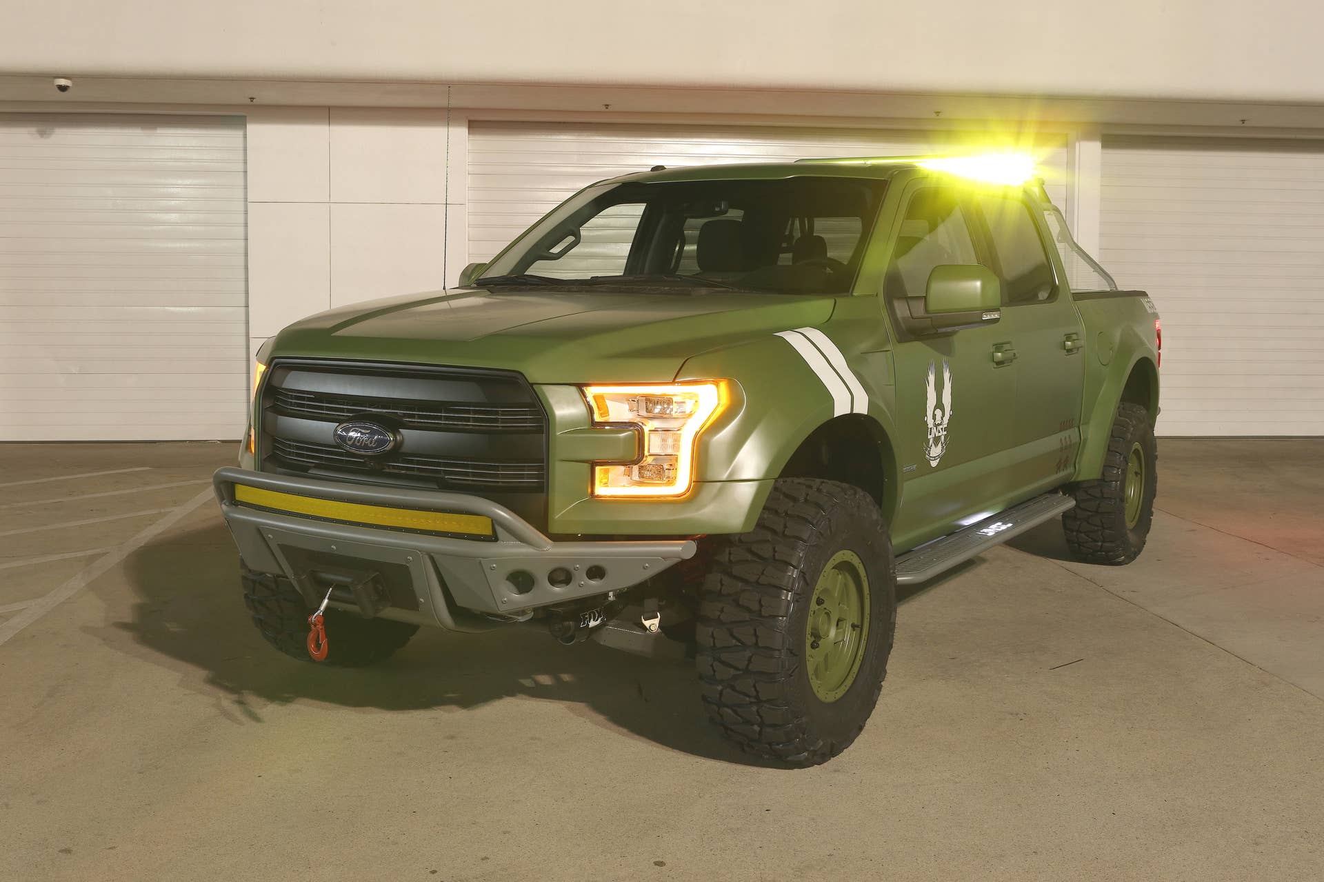 Ford F-150 Halo Sandcat front 3/4 lights