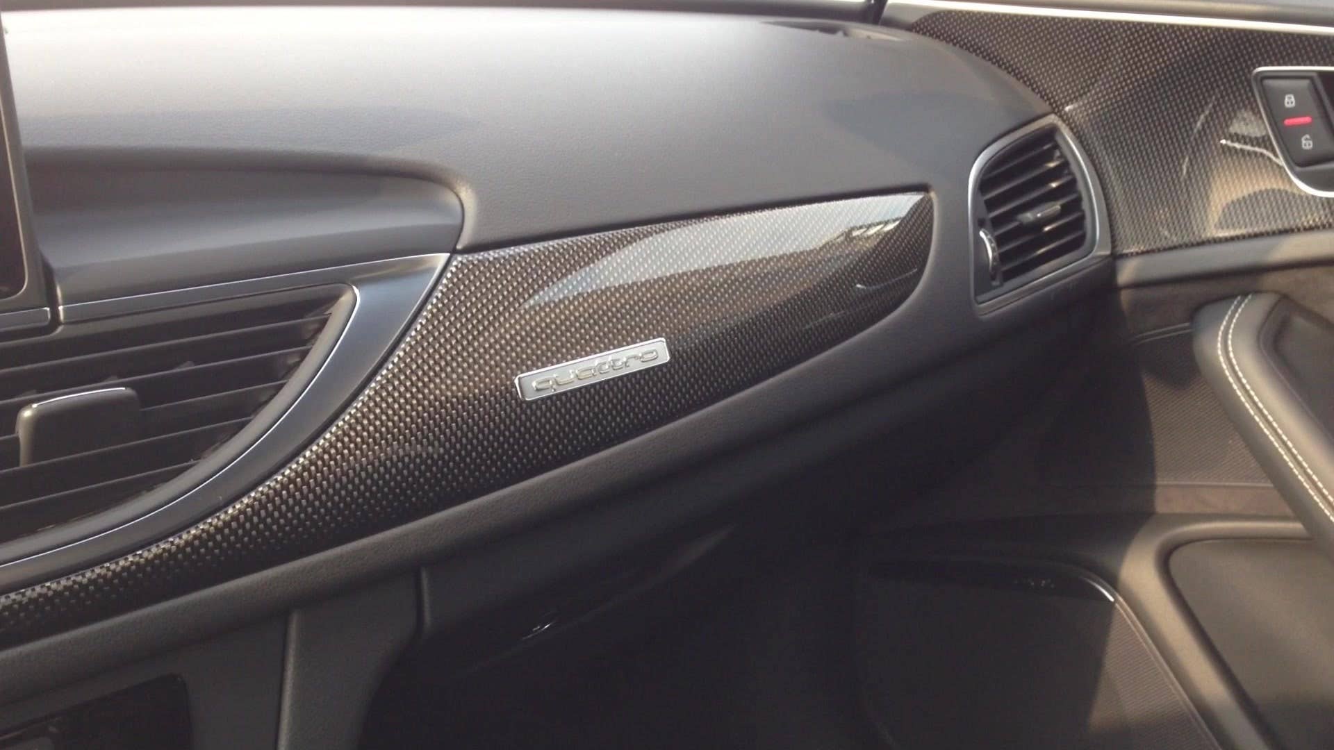 Greg Migliore narrates an overview of the 2016 Audi S6's interior.