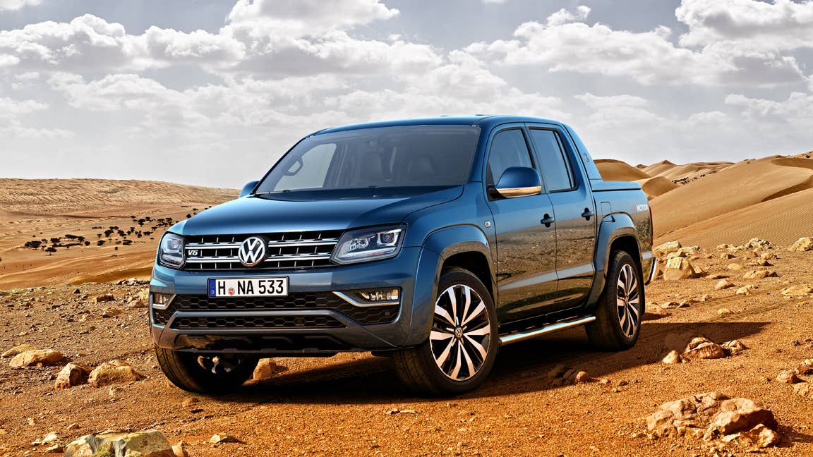 2017 Volkswagen Amarok Aventura V6 TDI front 3/4