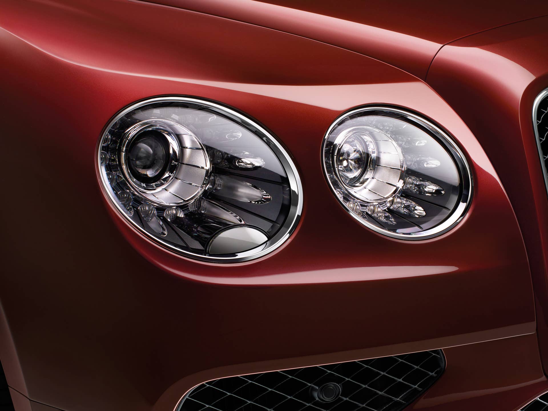 2016 Bentley Flying Spur V8 S headlights