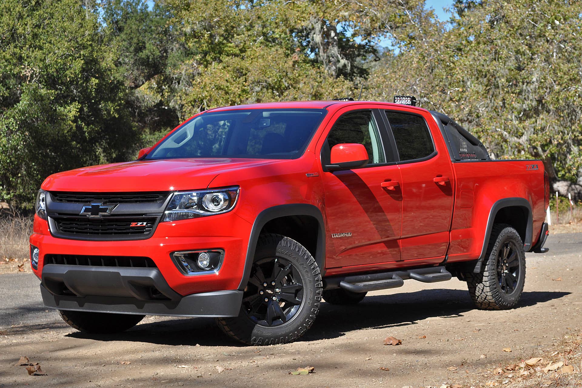 2016 Chevrolet Colorado Diesel front 3/4 view
