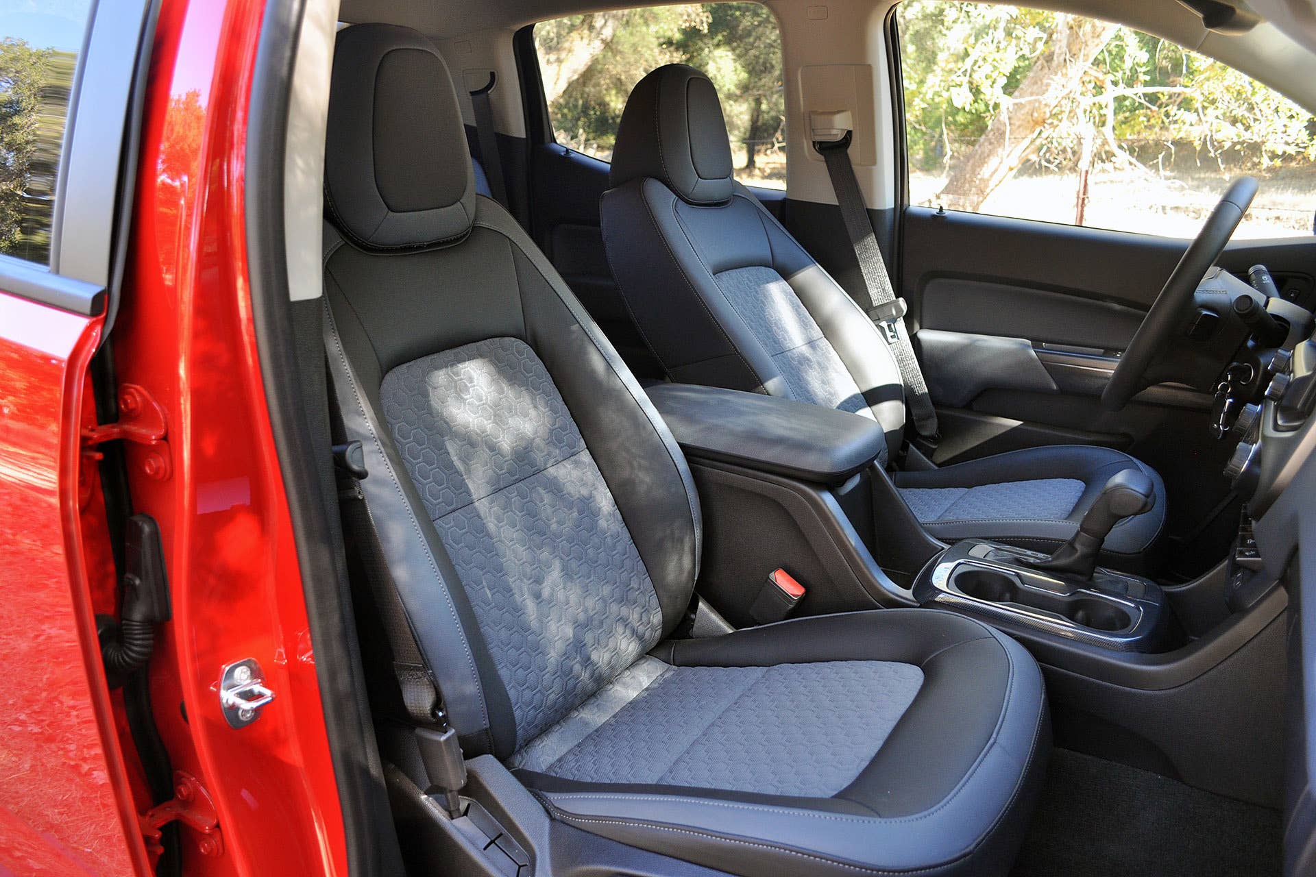 2016 Chevrolet Colorado Diesel front seats