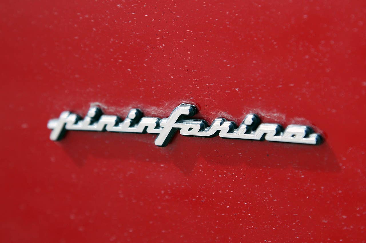 2012 Ferrari FF badge