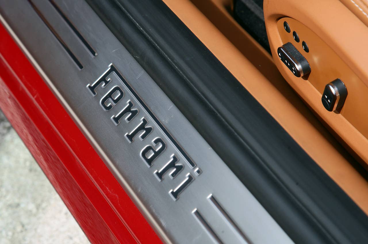 2012 Ferrari FF sill plate