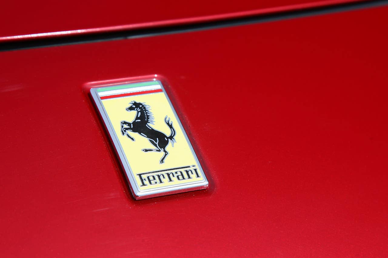 2012 Ferrari FF logo