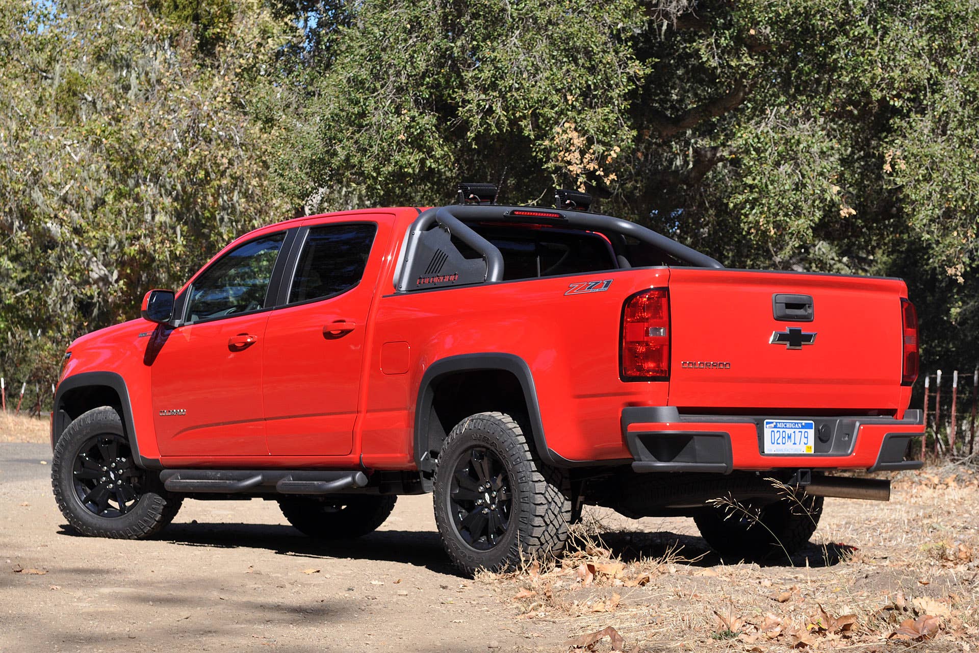 2016 Chevrolet Colorado Diesel rear 3/4 view