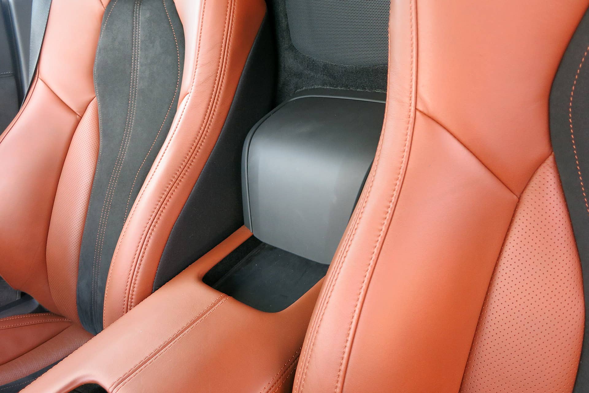 2017 Acura NSX interior storage