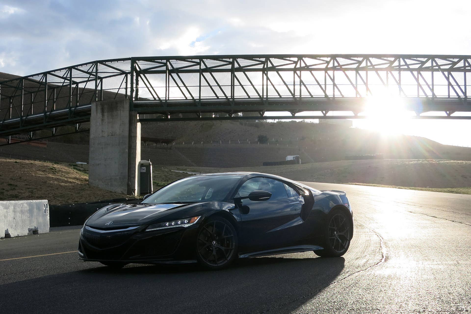 2017 Acura NSX front 3/4 view