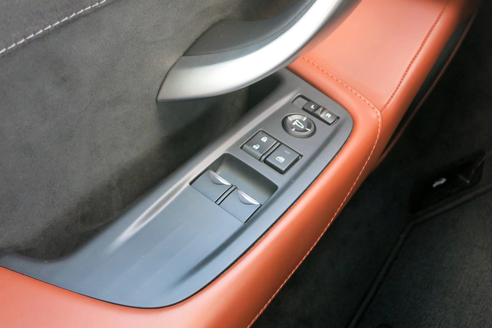 2017 Acura NSX door