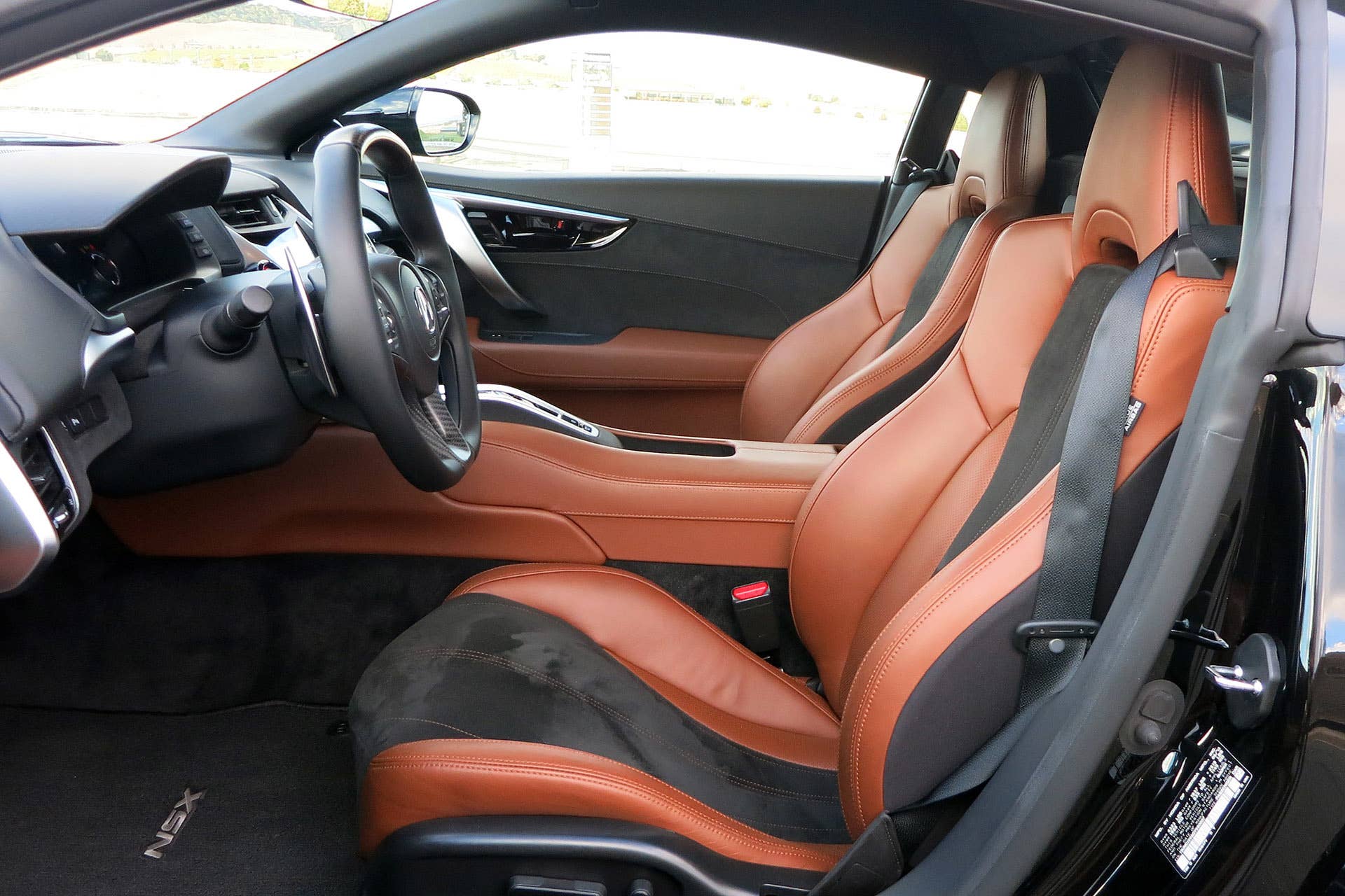 2017 Acura NSX seats
