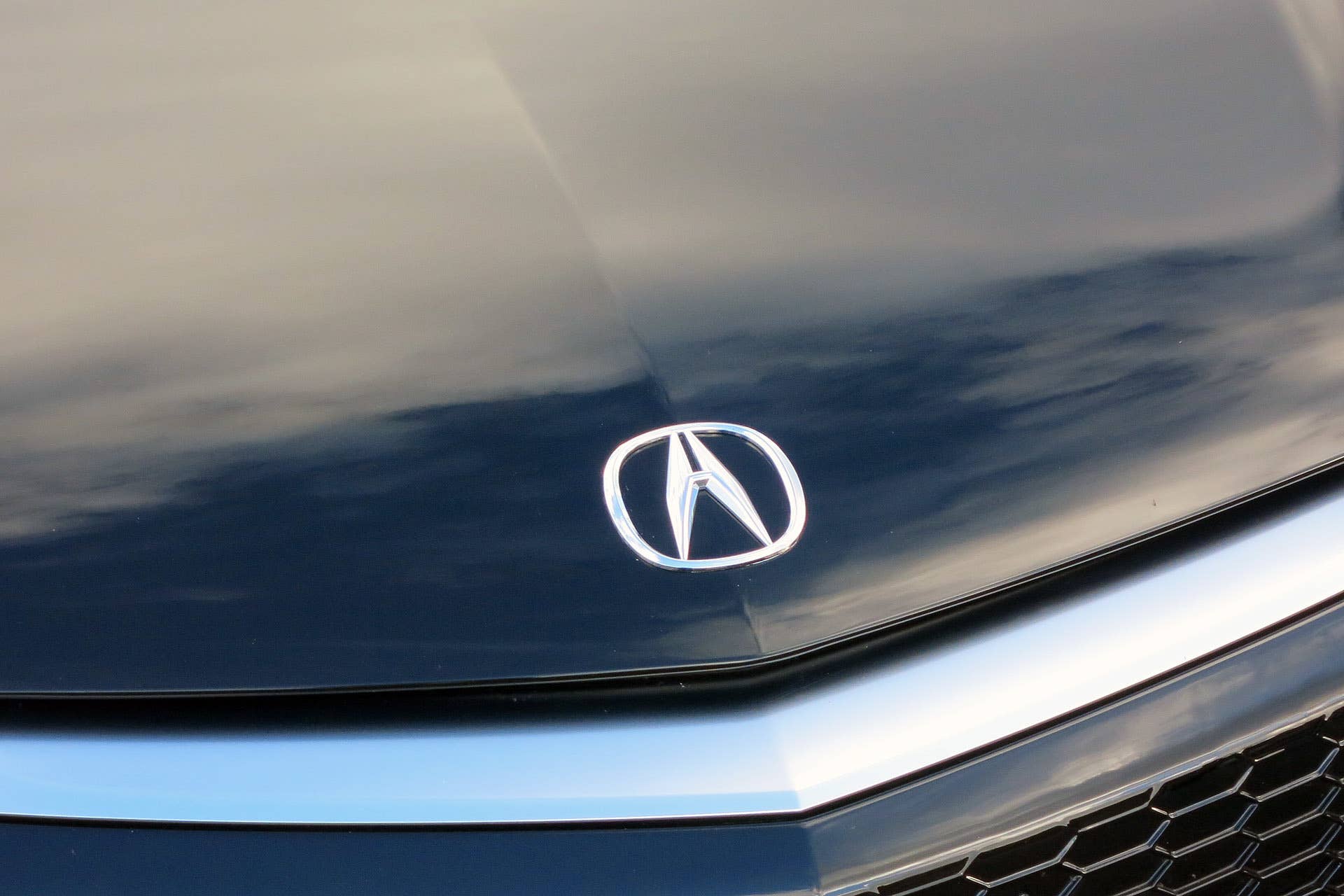2017 Acura NSX badge