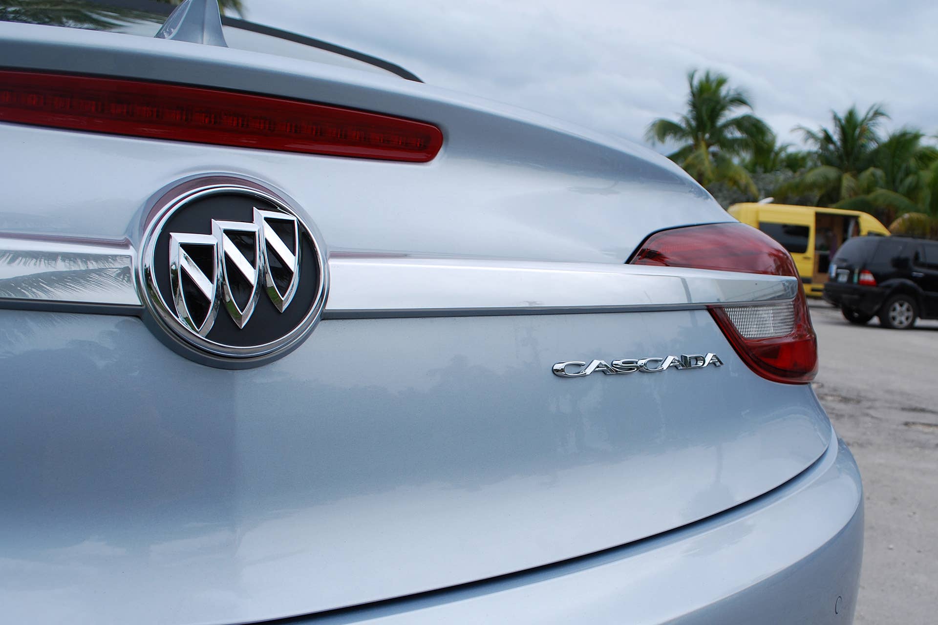 2016 Buick Cascada badge