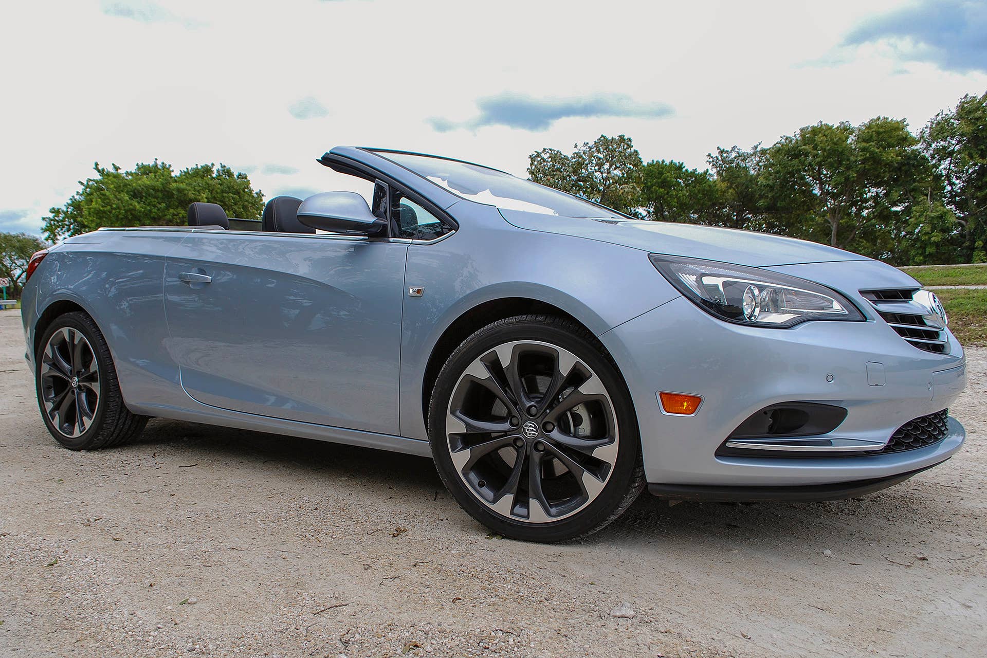 2016 Buick Cascada front 3/4 view