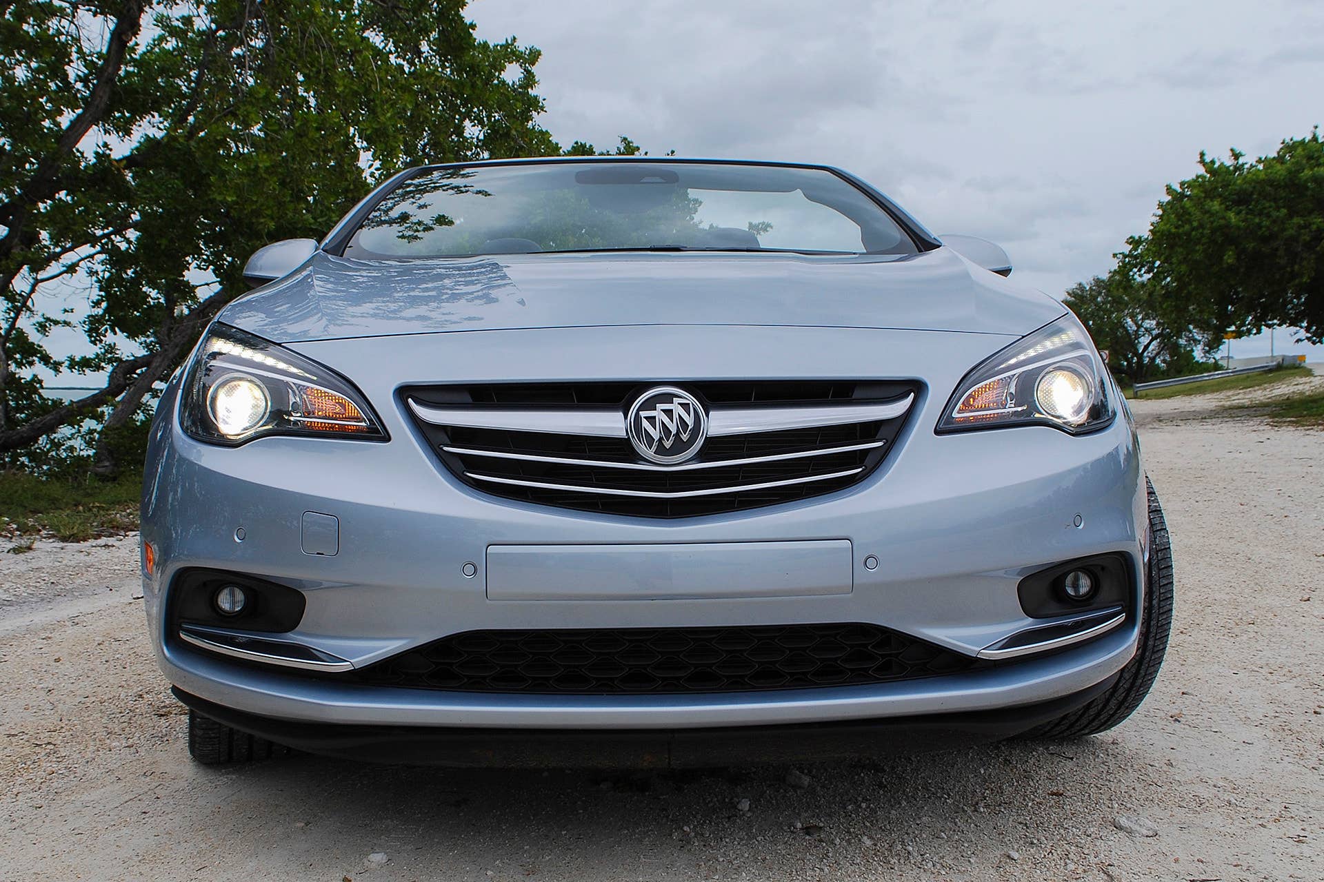 2016 Buick Cascada front view