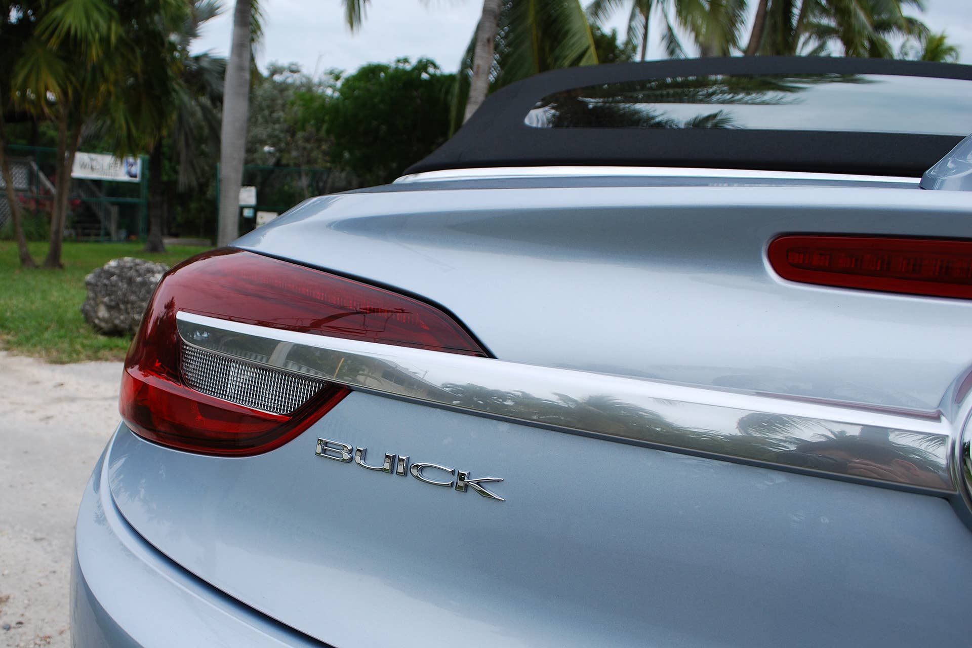 2016 Buick Cascada taillight