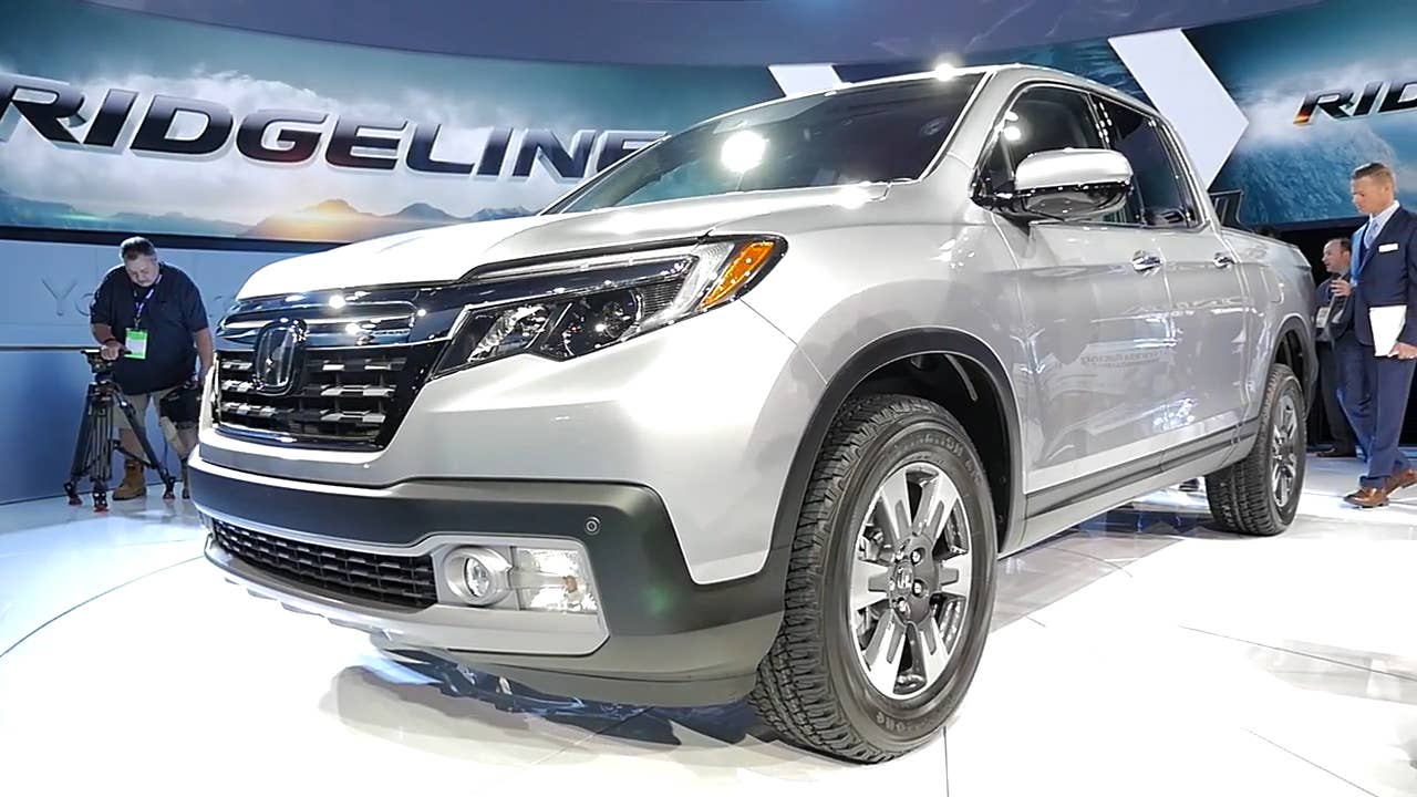 2017 Honda Ridgeline | 2016 NAIAS | Beauty-Roll