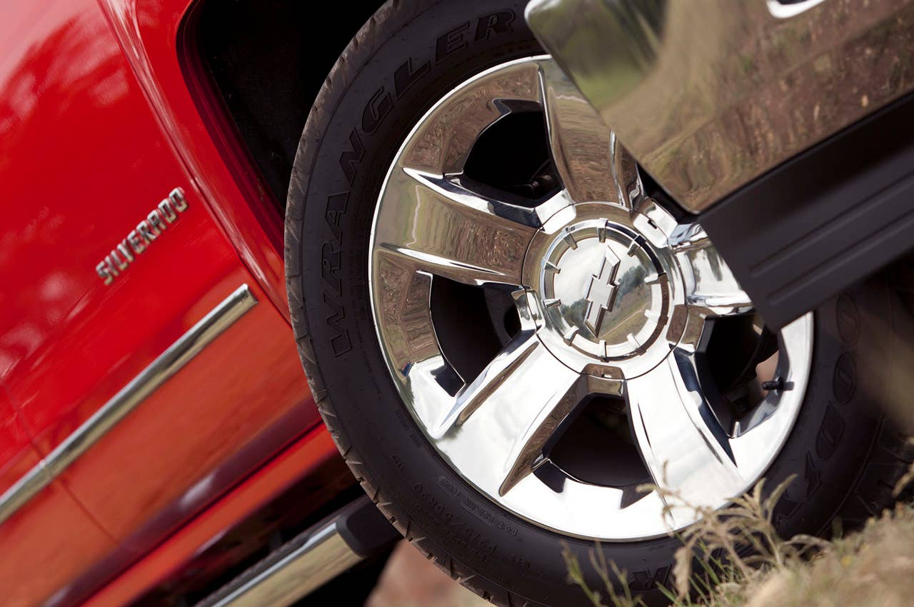 2014 Chevrolet Silverado wheel