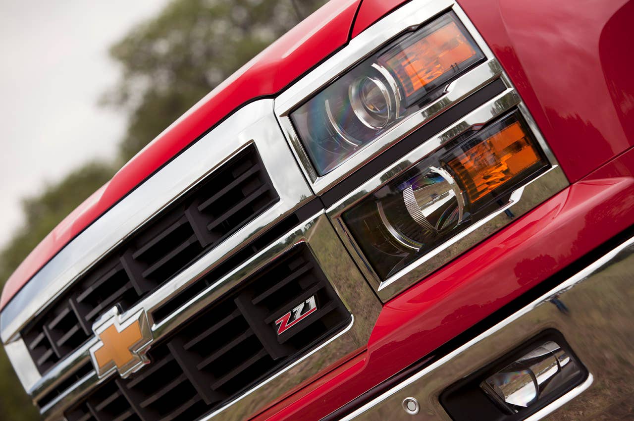 2014 Chevrolet Silverado grille