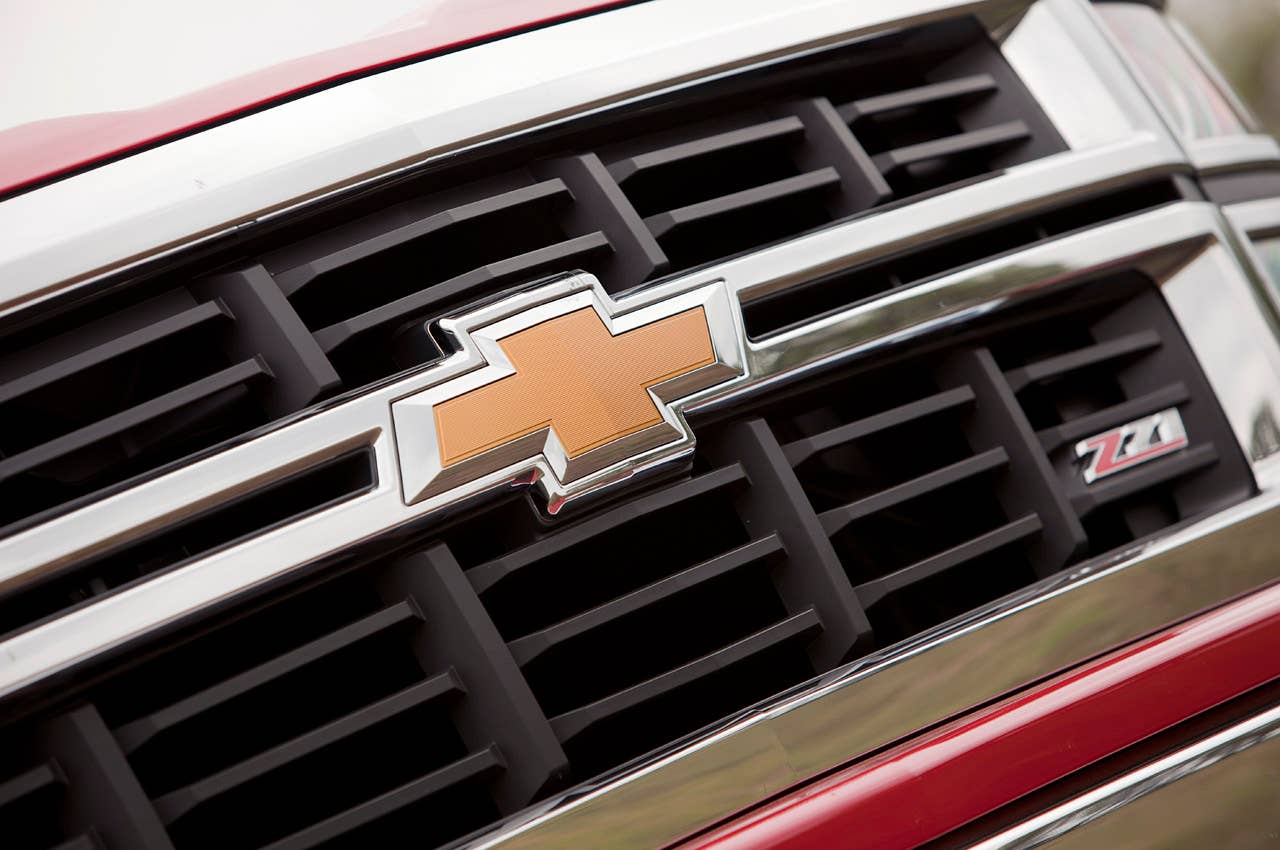 2014 Chevrolet Silverado grille