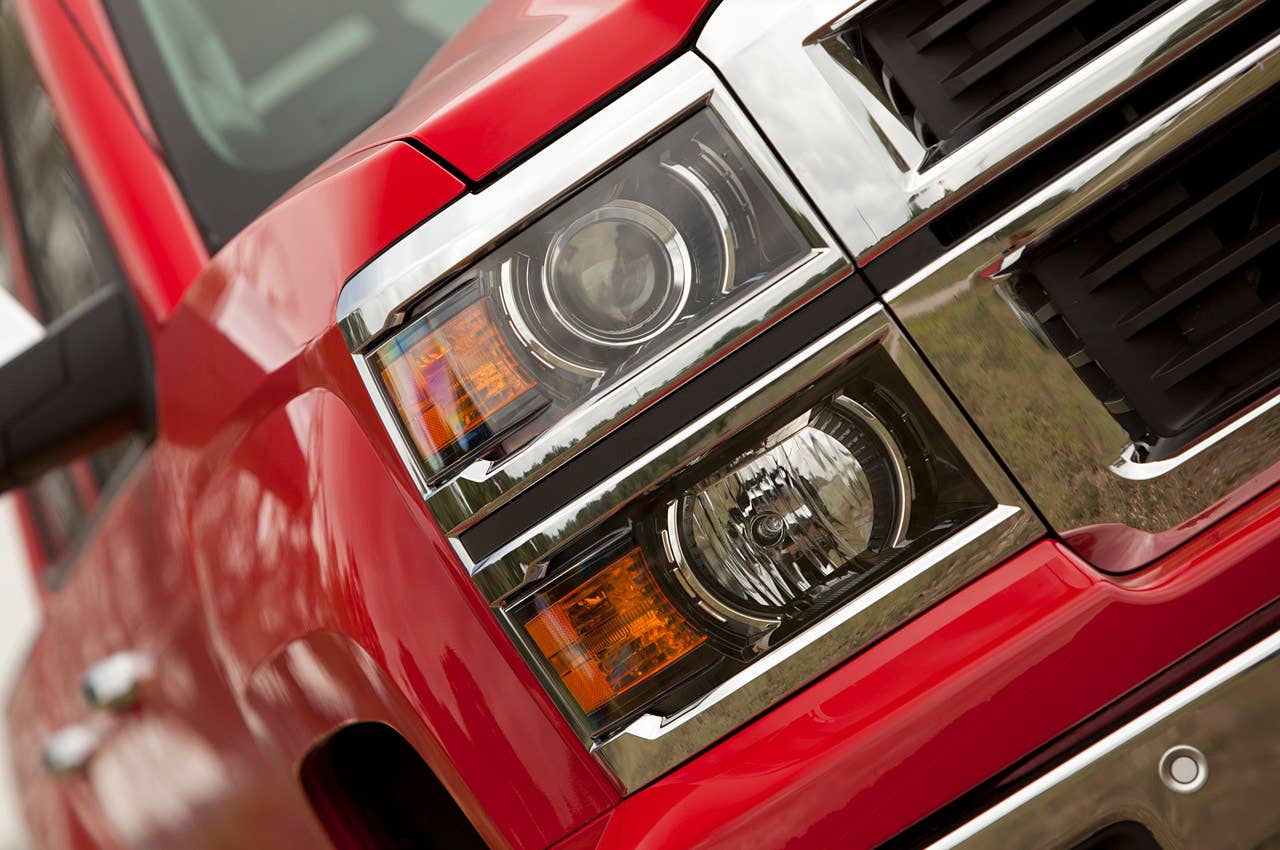 2014 Chevrolet Silverado headlight