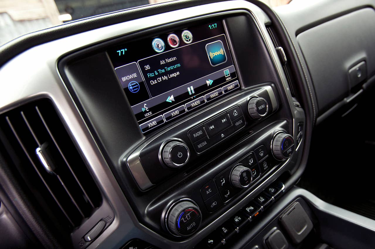 2014 Chevrolet Silverado instrument panel