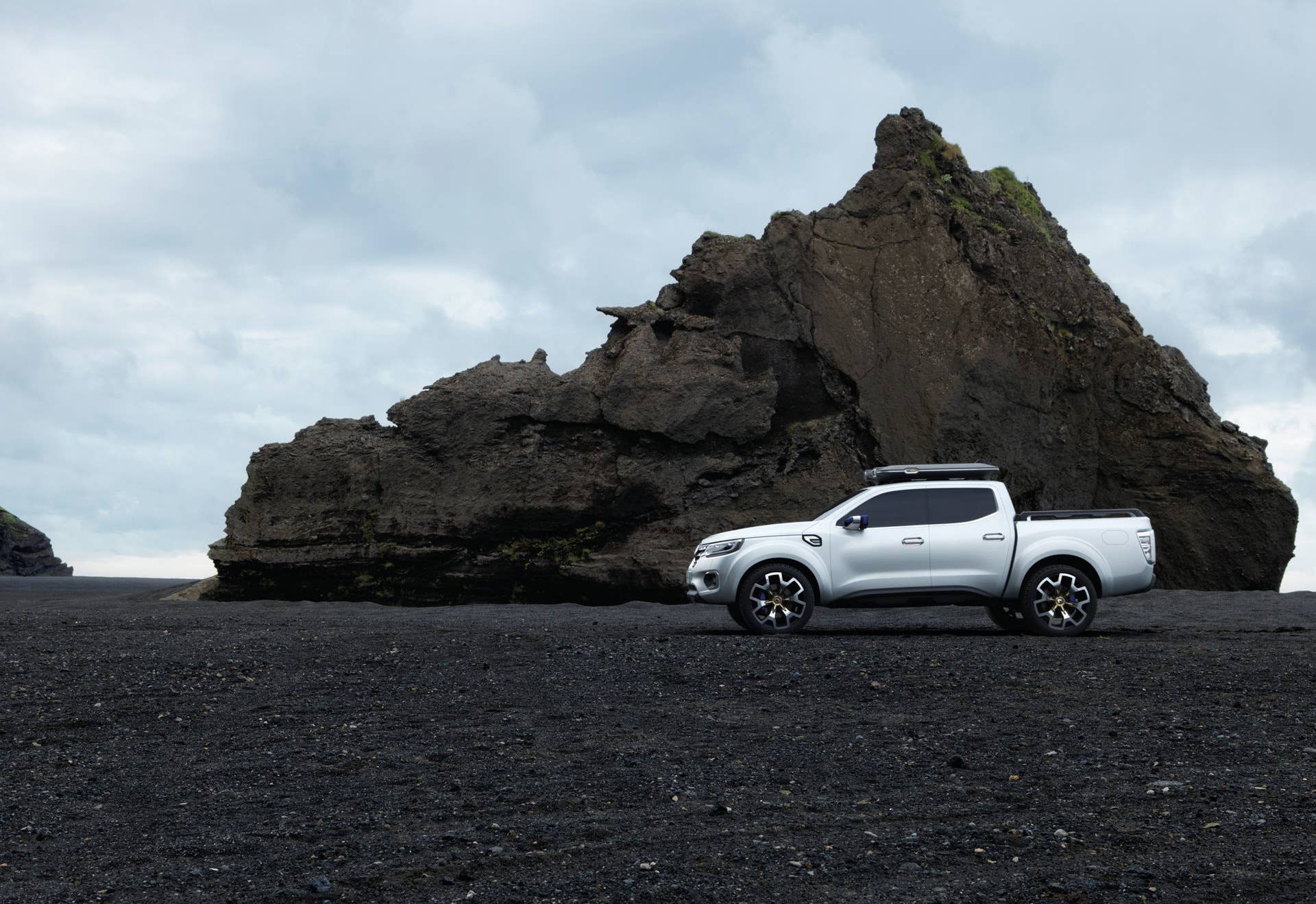 alaskan rock renault concept pickup truck