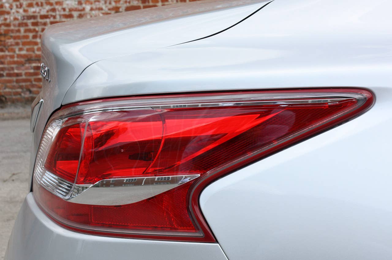 2013 Nissan Altima taillight