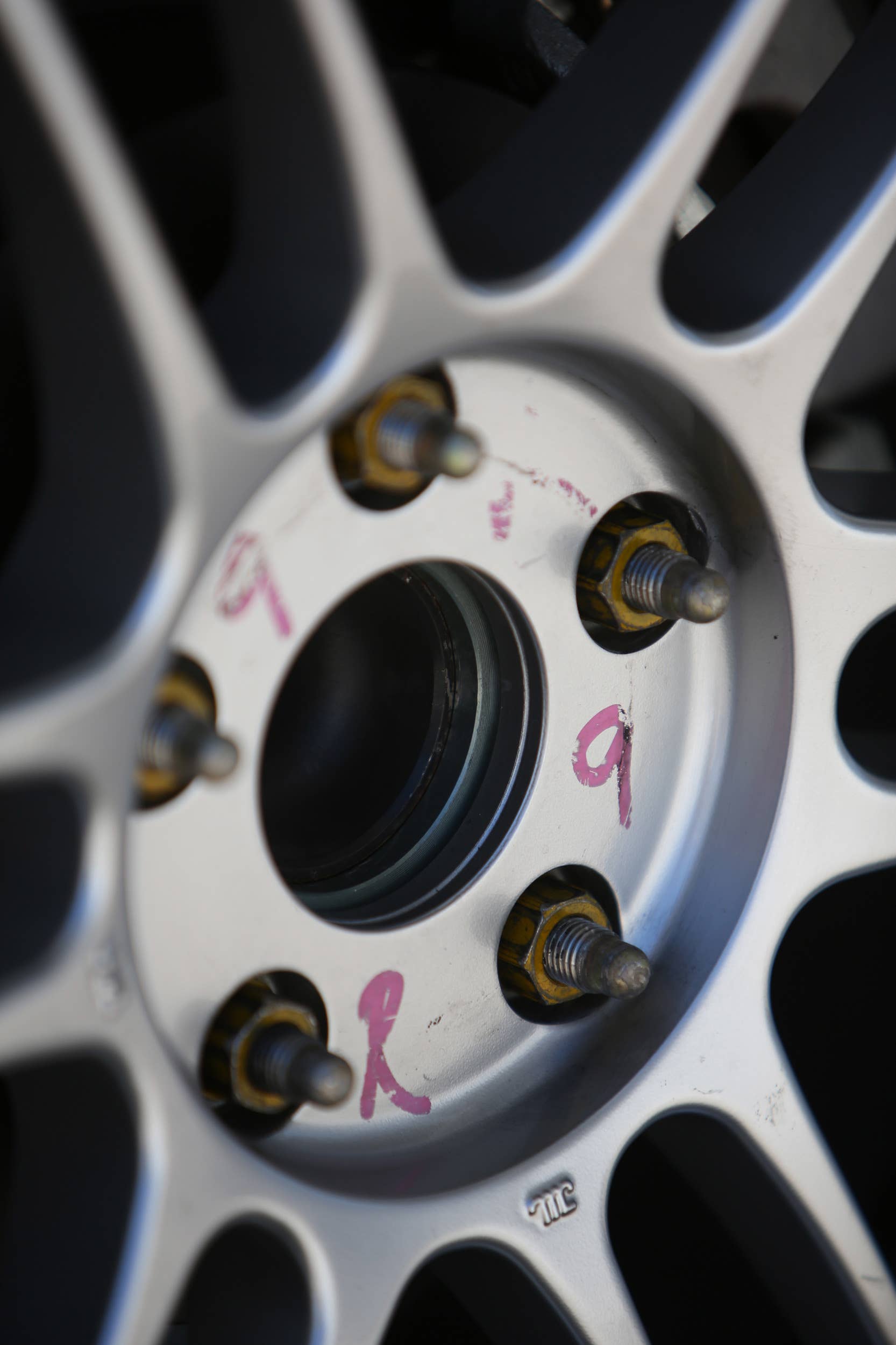 Toyota Sienna R-Tuned Concept wheel hub