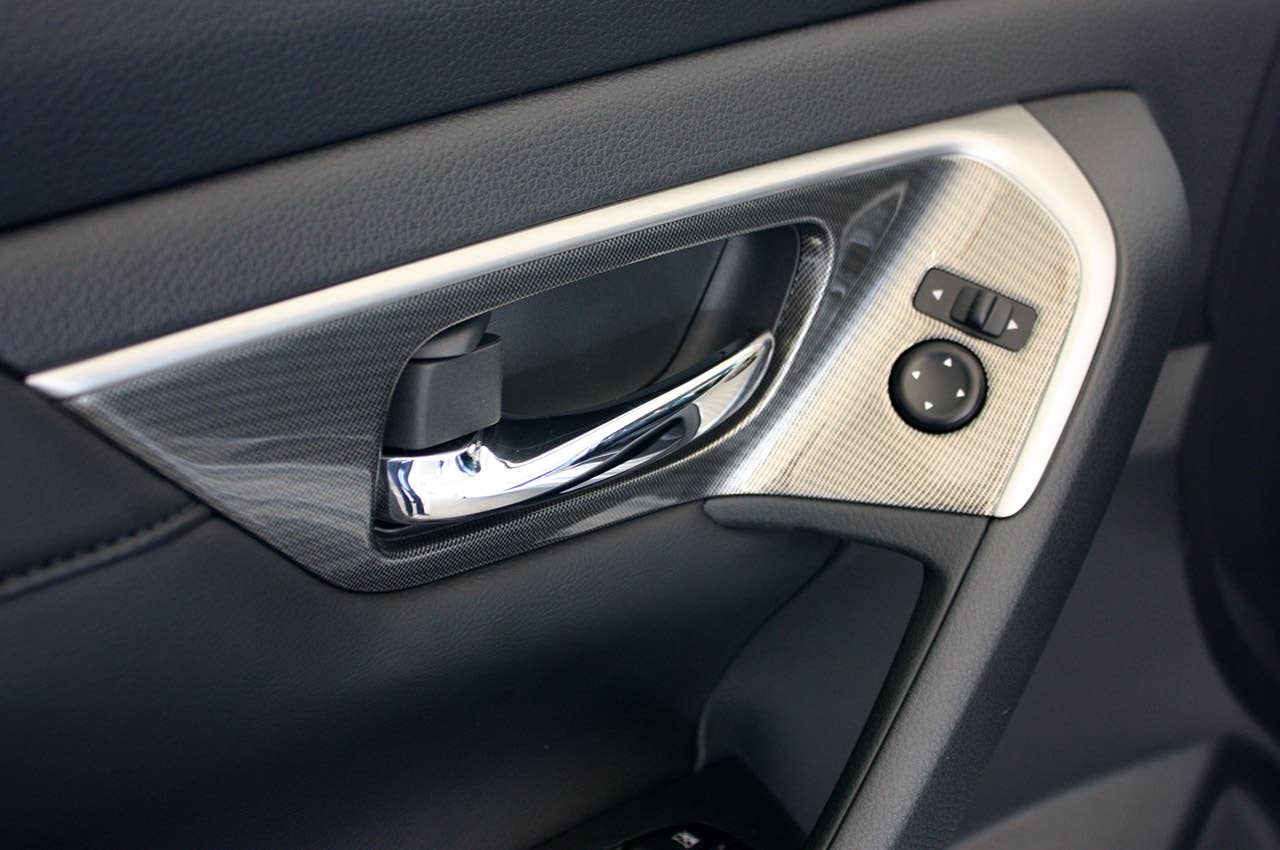 2013 Nissan Altima door handle