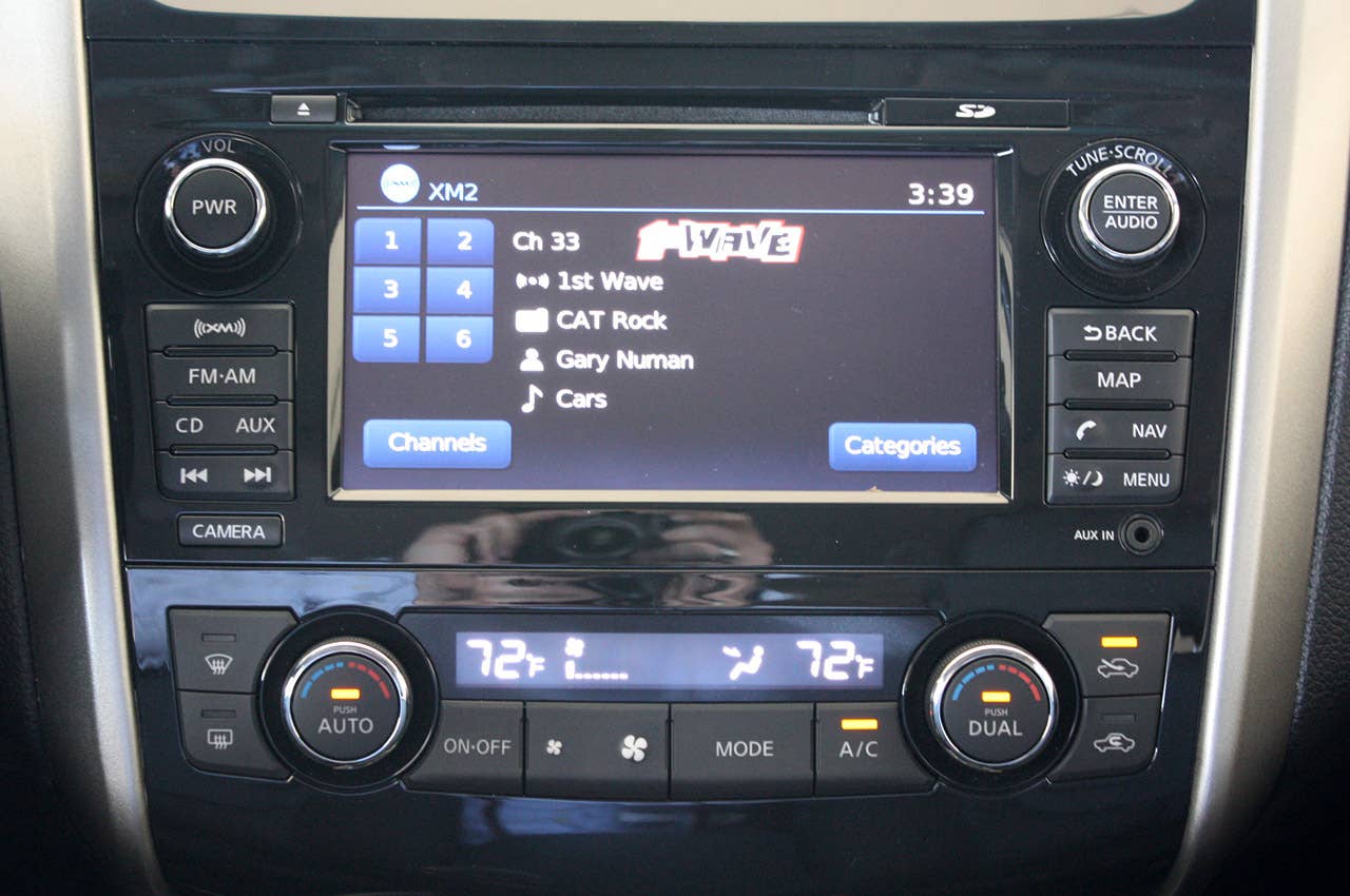 2013 Nissan Altima audio system display
